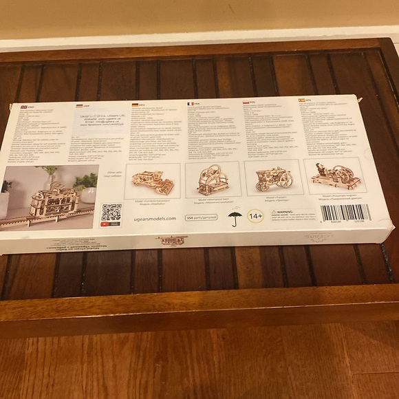 UGEARS Tram On Rails 3D Wood Mechanical Models Ages 14+ - Picture 4 of 4